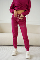 CHILL magenta spodnie dresowe by Illuminate